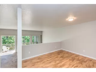 Photo #5: 23343323 Listing