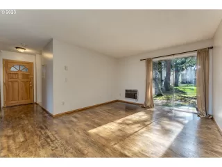 Photo #4: 23343465 Listing