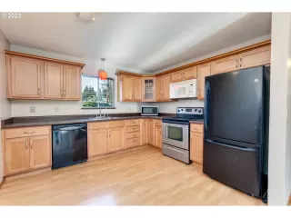 Photo #6: 23343465 Listing