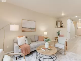 Photo #6: 23343776 Listing