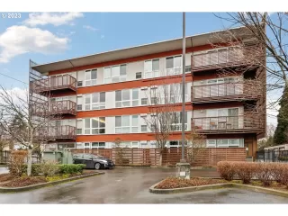 Photo #2: 23343973 Listing