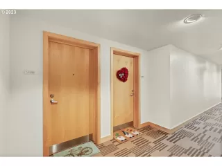 Photo #6: 23343973 Listing