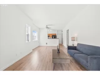 Photo #2: 23344627 Listing