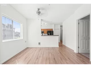 Photo #3: 23344627 Listing