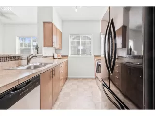 Photo #6: 23344627 Listing