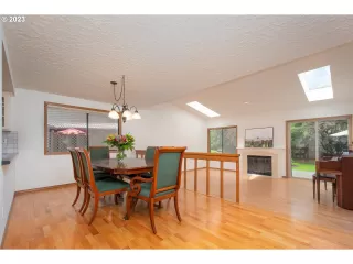 Photo #6: 23345035 Listing