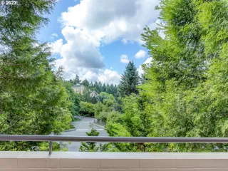 Photo #2: 23345169 Listing