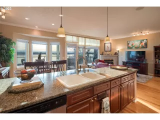 Photo #6: 23345486 Listing 