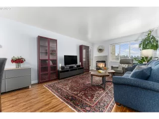 Photo #2: 23345513 Listing