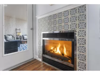 Photo #3: 23345513 Listing