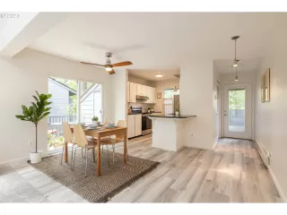 Photo #5: 23346026 Listing