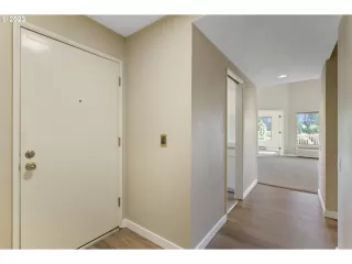 Photo #5: 23347755 Listing