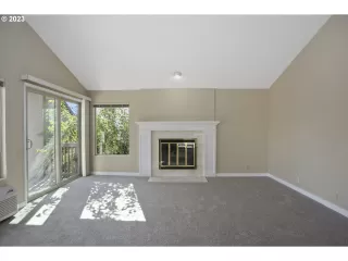 Photo #6: 23347755 Listing