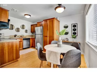 Photo #3: 23348335 Listing