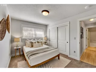 Photo #6: 23348335 Listing