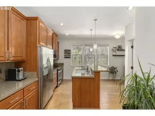 Photo #2: 23348581 Listing