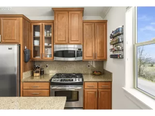 Photo #6: 23348581 Listing