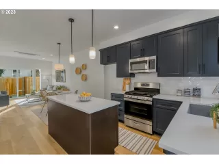 Photo #1: 23349285 Listing