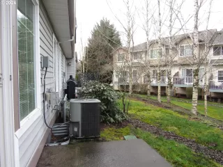 Photo #2: 23349294 Listing