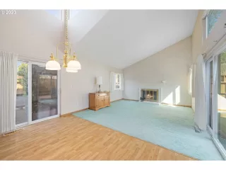 Photo #5: 23350743 Listing 