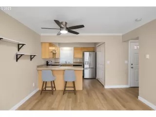 Photo #4: 23350822 Listing