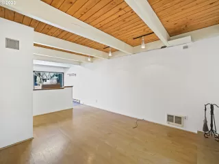 Photo #2: 23351288 Listing 