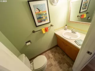 Photo #4: 23351393 Listing