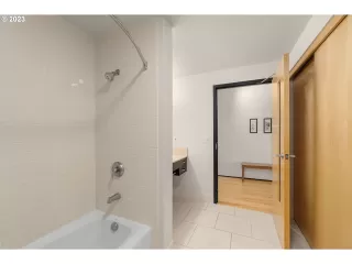 Photo #6: 23352224 Listing 