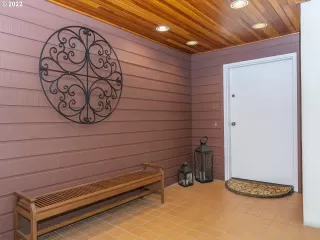 Photo #2: 23352928 Listing