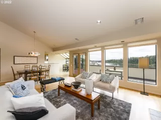 Photo #5: 23352928 Listing