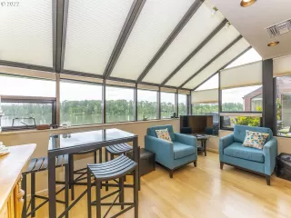 Photo #6: 23352928 Listing