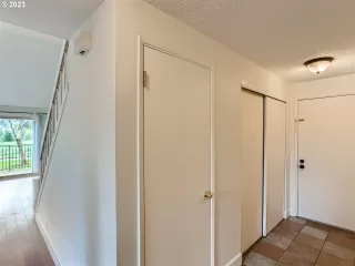 Photo #4: 23352937 Listing 