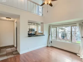 Photo #6: 23352937 Listing 