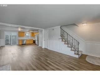 Photo #2: 23353289 Listing