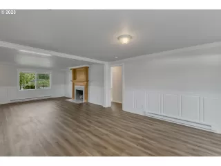 Photo #6: 23353289 Listing