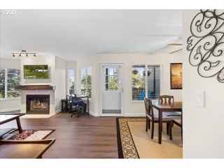 Photo #3: 23353376 Listing