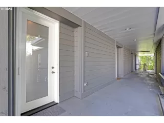 Photo #6: 23353660 Listing