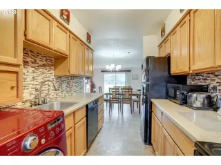 Photo #4: 23353681 Listing