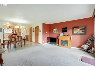 Photo #6: 23353681 Listing