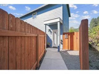 Photo #3: 23354144 Listing