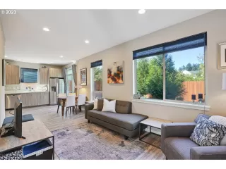 Photo #5: 23354144 Listing