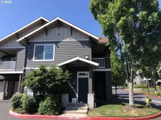 Photo #1: 23354285 Listing