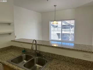 Photo #5: 23354285 Listing