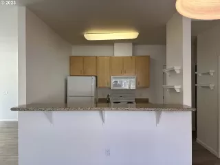 Photo #6: 23354285 Listing