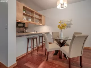 Photo #2: 23355685 Listing