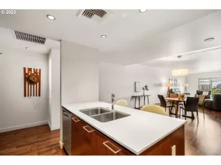 Photo #4: 23355917 Listing 
