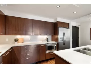 Photo #5: 23355917 Listing 