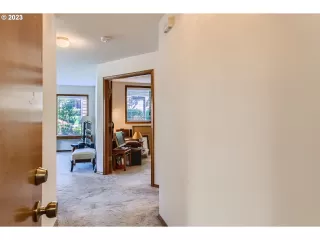 Photo #3: 23356058 Listing 