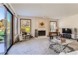 Photo #5: 23356058 Listing 