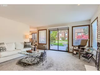 Photo #6: 23356058 Listing 